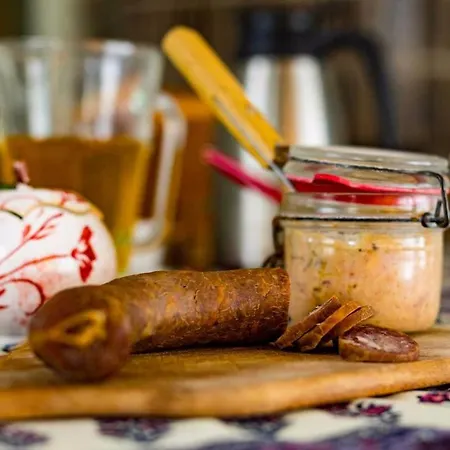 Jolie Vache Déguisée En Fleurs, D'hôte à Affittacamere 3*