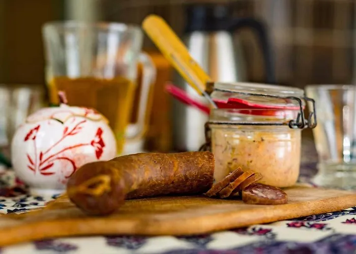 Konukevi Dhotes Jolie Vache Deguisee En Fleur 3*