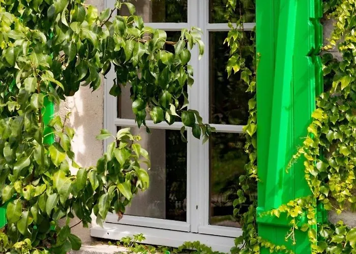 Dhotes Jolie Vache Deguisee En Fleur Konukevi Soulosse-sous-Saint-Elophe